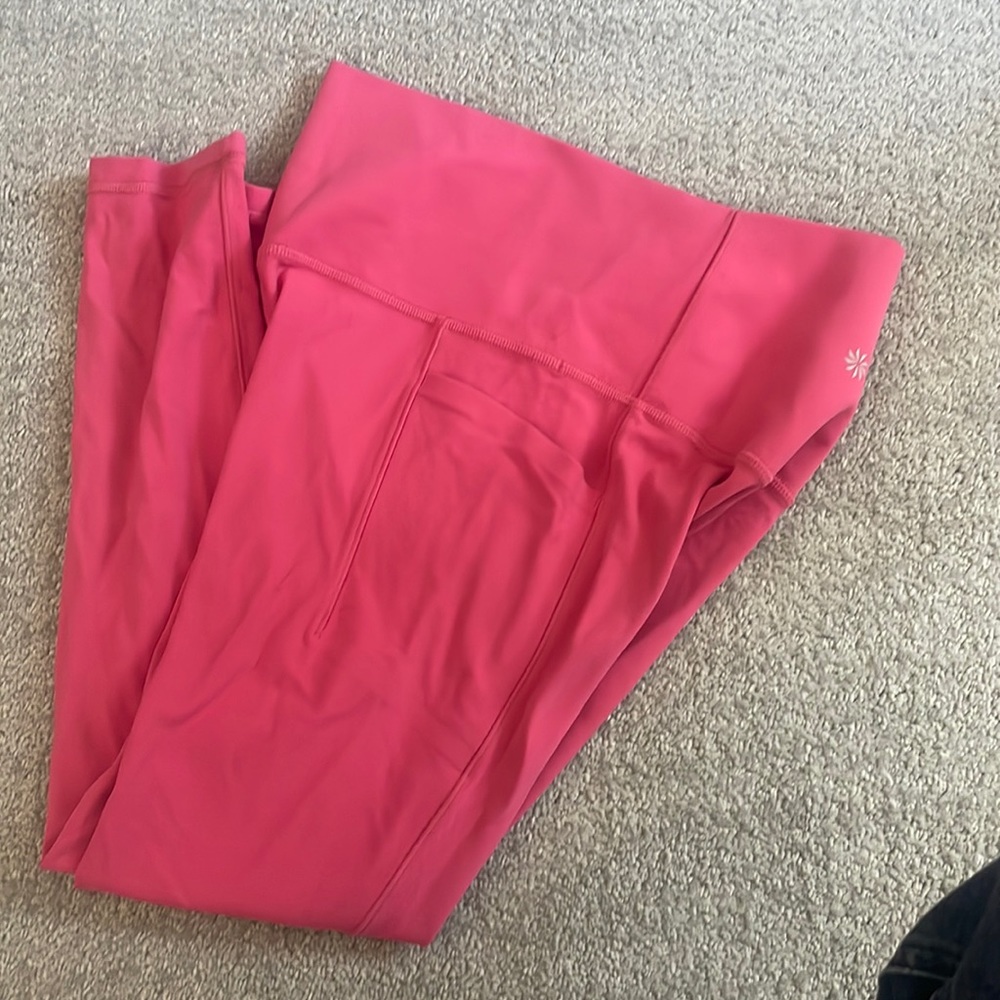 Athleta Salutation Stash leggings